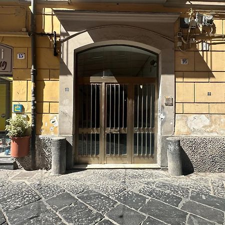 Tom Apartments ナポリ エクステリア 写真
